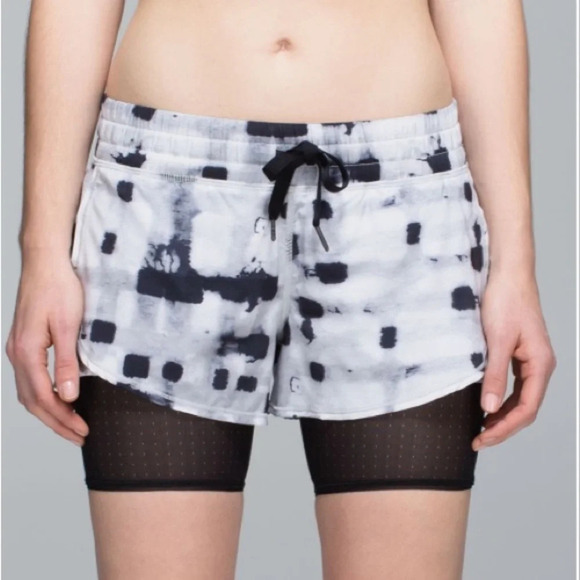 Lululemon hot to street short ghost weave white layered mesh 28722 - Picture 1 of 13